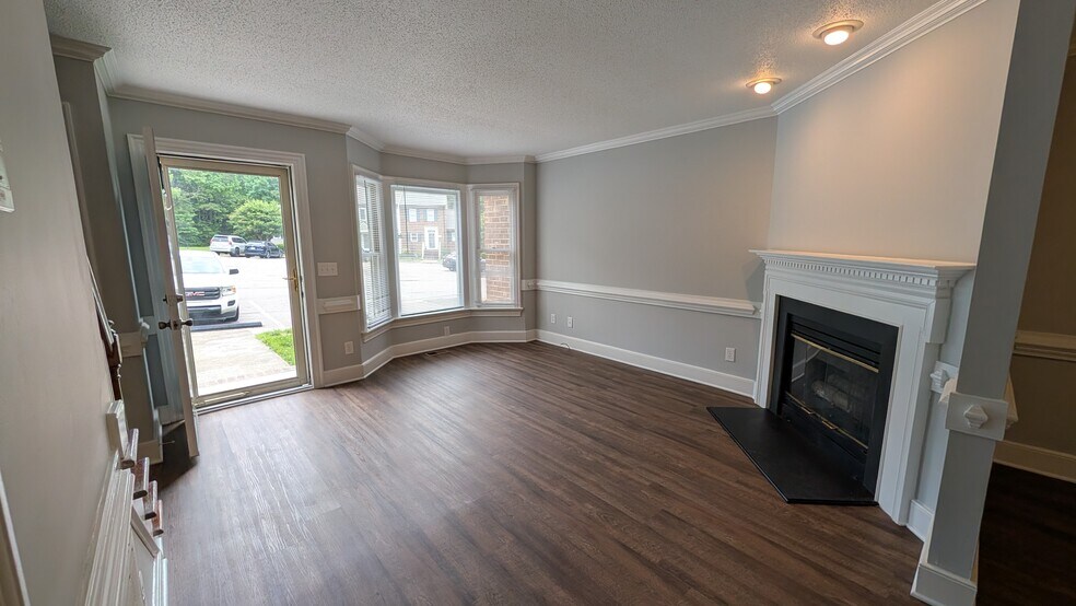 Building Photo - 318 Olde Towne Dr