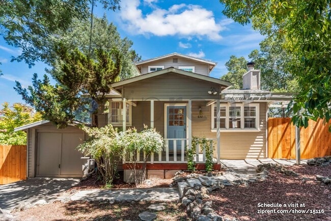 Building Photo - 632 Acacia Ln