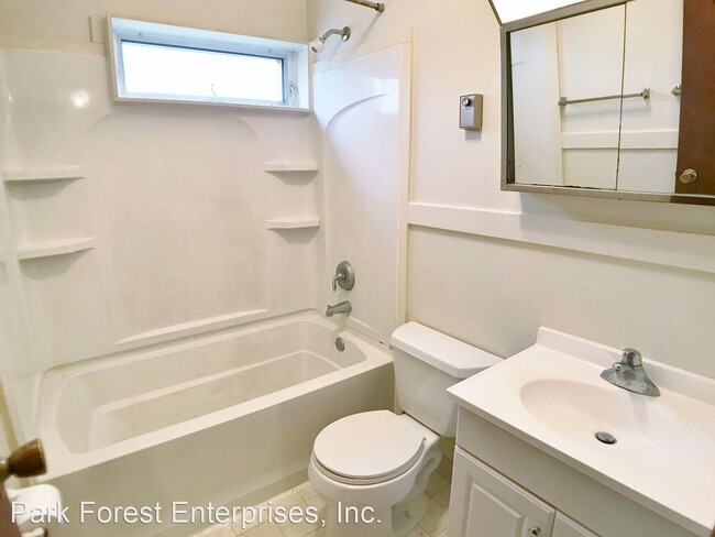 Building Photo - 3 br, 1 bath House - 1904 N. Oak Lane