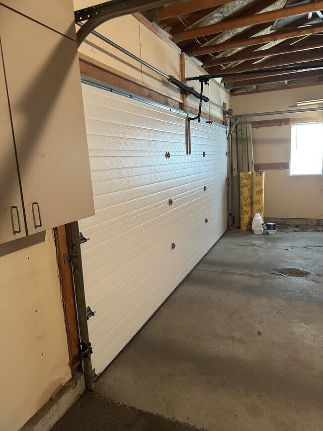 Building Photo - 3502 28th St SW