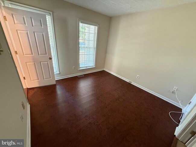 Building Photo - 101 Tarks Ln