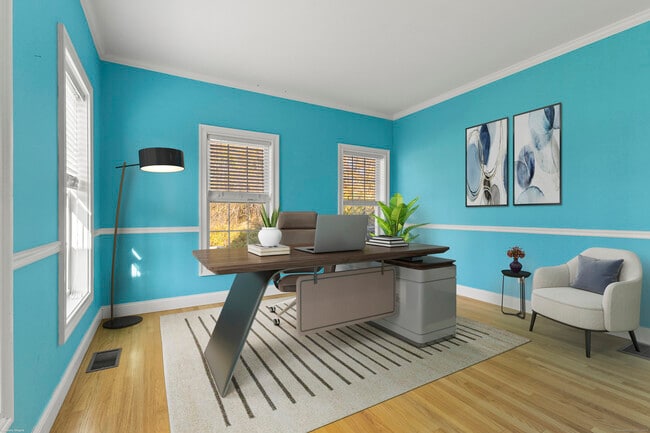 Building Photo - 5 Two Mile Hill Rd