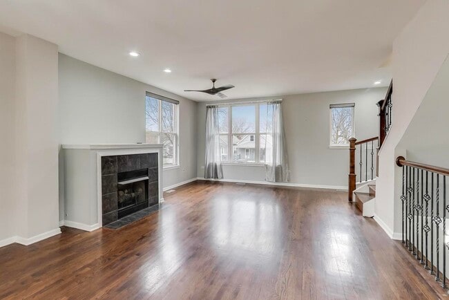 Building Photo - 3238 N Kilbourn Ave