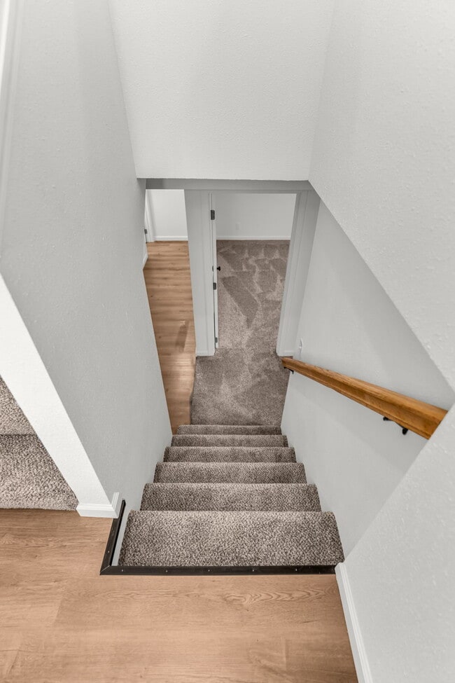 Building Photo - 3112 SW Grand Ct