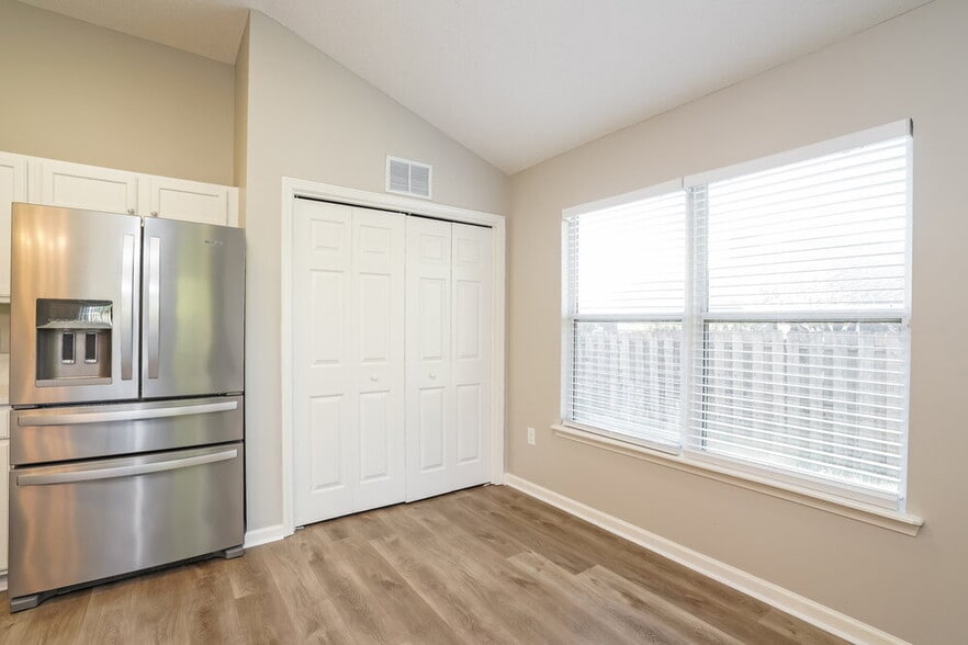 Building Photo - 2638 Fernleaf Dr