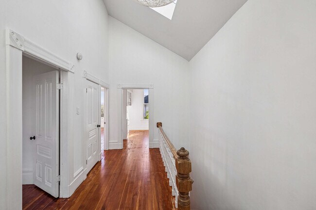 Building Photo - 282 Eureka St