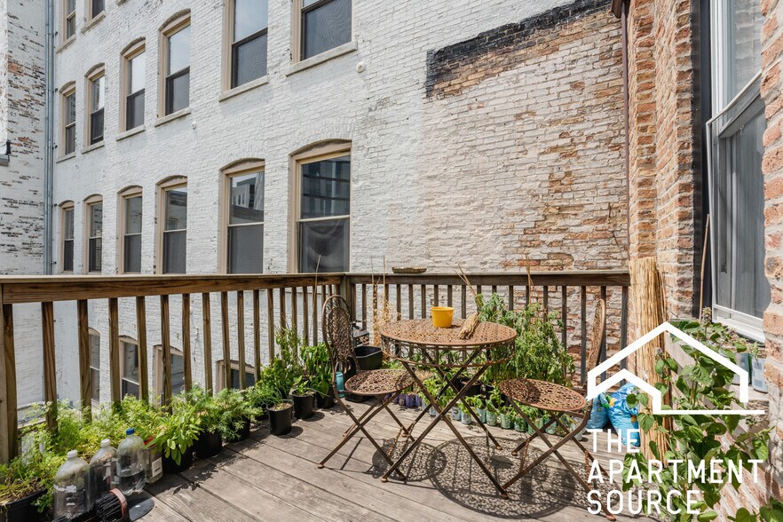 Building Photo - 731 W Ohio St