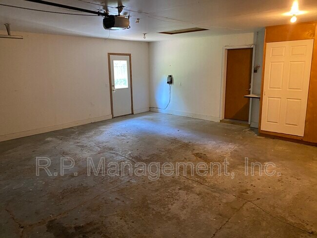Building Photo - 4626 Linnea Ln