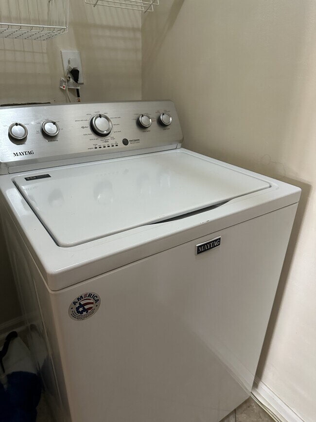 Building Photo - 8908 Asheville Dr