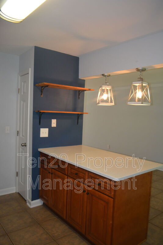 Building Photo - 1815 Marilon Dr