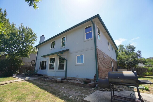 Building Photo - 2440 Madeline Loop
