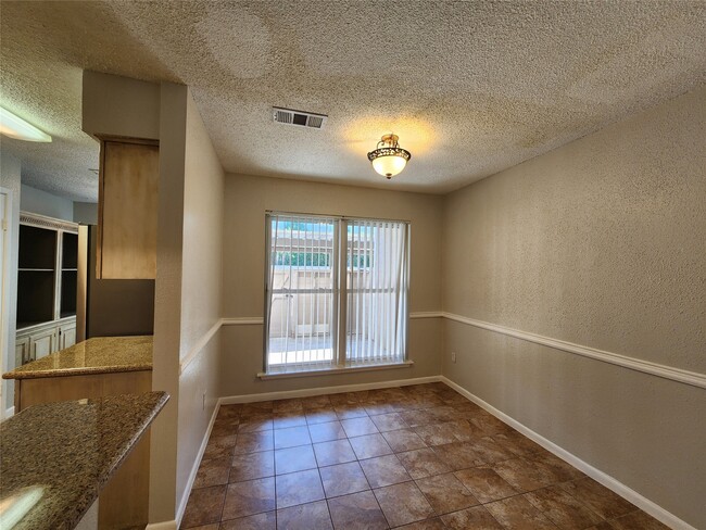 Building Photo - 17742 Kings Park Ln