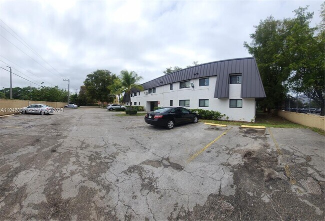 Building Photo - 19600 SW 110th Ct