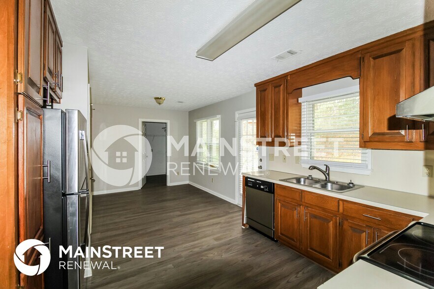 Building Photo - 608 Hunters Cove Ln