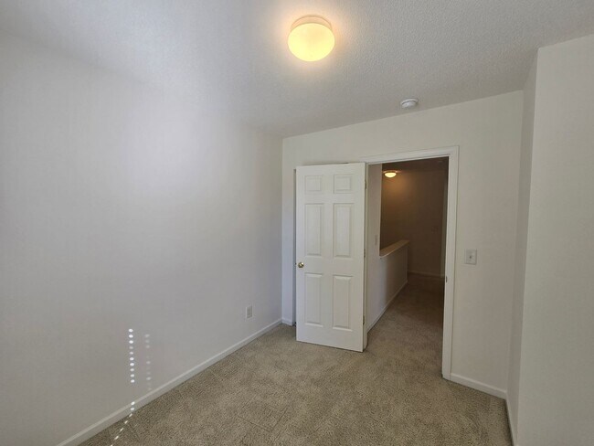 Building Photo - 100 Ranger Pl