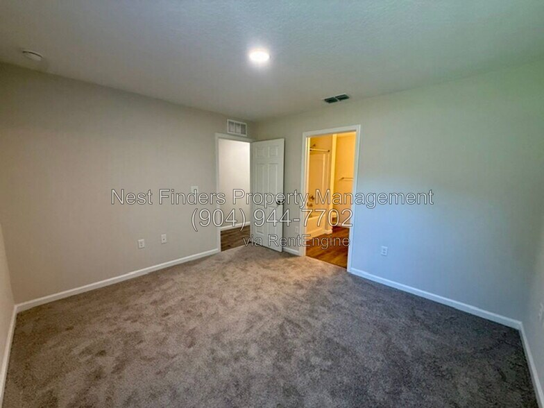 Building Photo - 9091 India Ave
