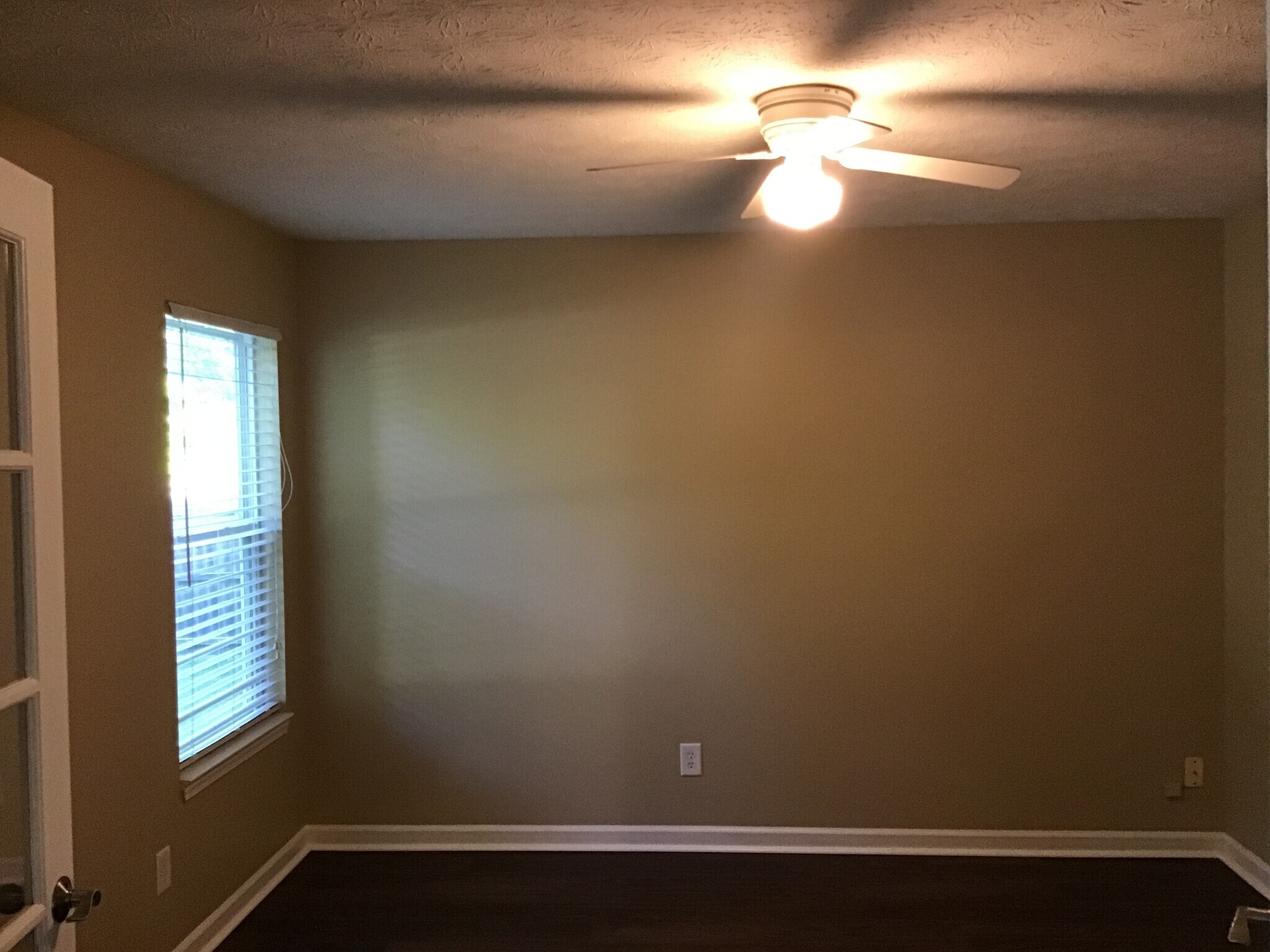 Building Photo - 1196 River Ridge Dr