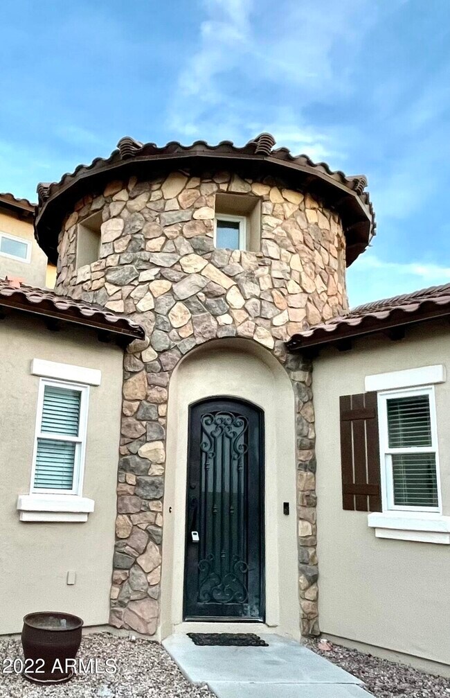 Building Photo - 2289 E Aster Dr