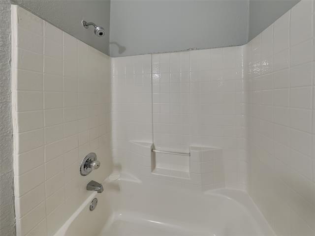 Building Photo - 1707 Country Crest Ln