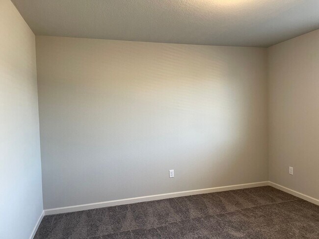 Building Photo - NEWER 4 Bed 2.5 Bath Home! Located near the Ridgefield Outdoor Recreation Center, equestrian faci...