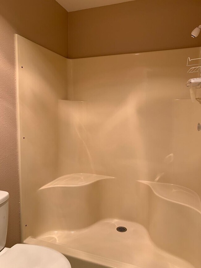Building Photo - 2 Bed 2 Bath Summerwood Village Condo! Move In Special!