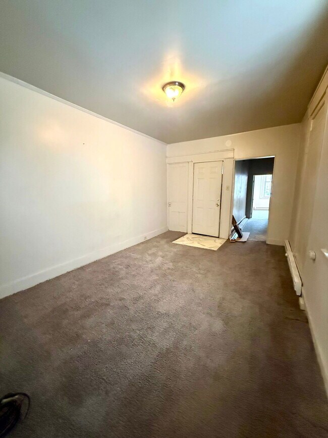 Building Photo - 242 S Queen St