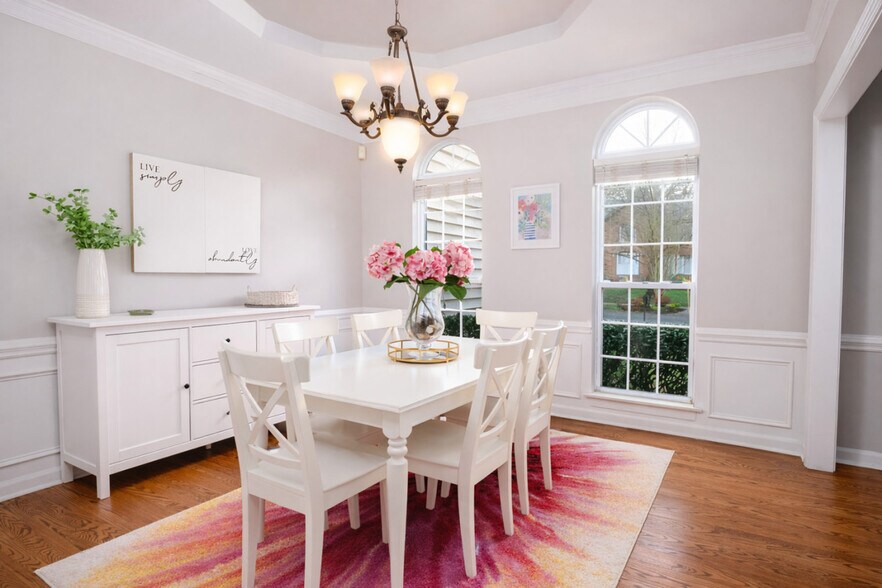 Building Photo - 10301 Rougemont Ln