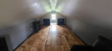 Building Photo - Cute 2 bedroom/ 1.5 bath single family home for rent in a quiet country setting but minutes from ...