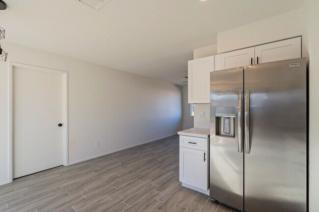 Building Photo - Lovely Chandler Home near everything!