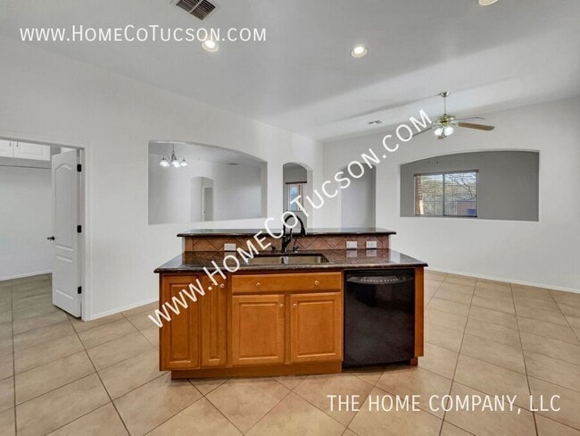 Building Photo - 1061 S Seldon Pl