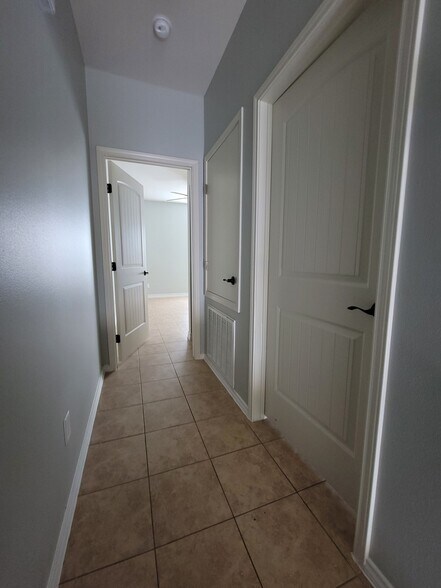 Building Photo - 201 S 5th St