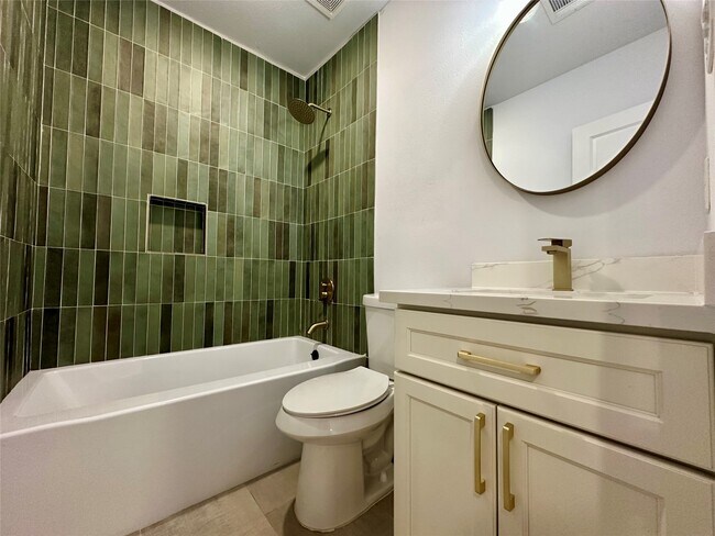 Building Photo - 808 Oakhurst St