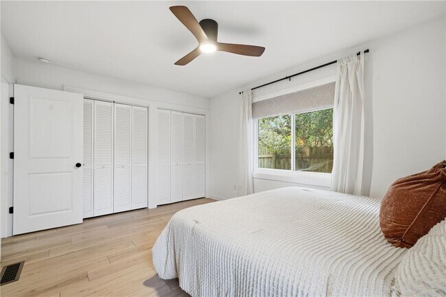 Building Photo - 2130 Cove Trail