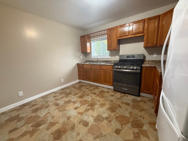 Building Photo - 729 Vine St