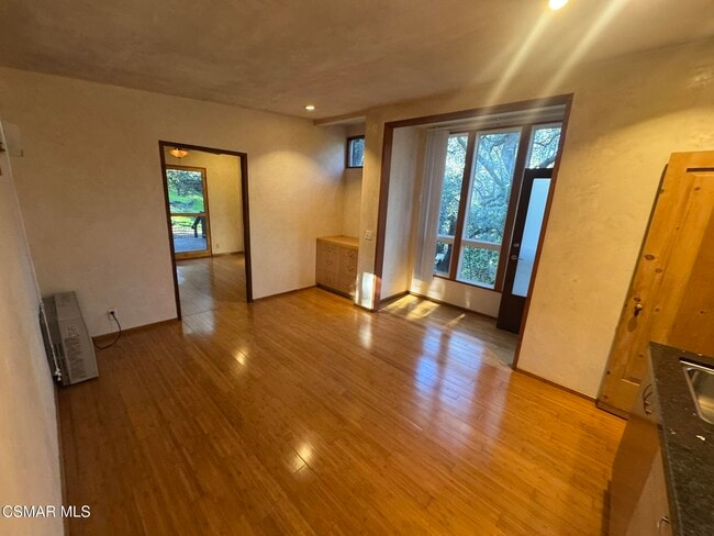 Building Photo - 1281 Old Topanga Canyon Rd