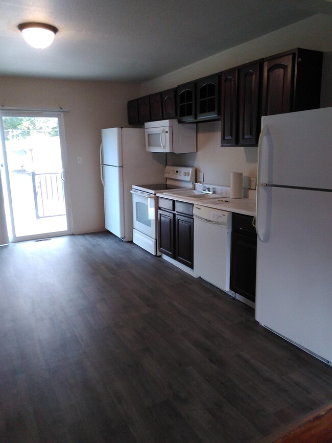 Building Photo - 701 S James St