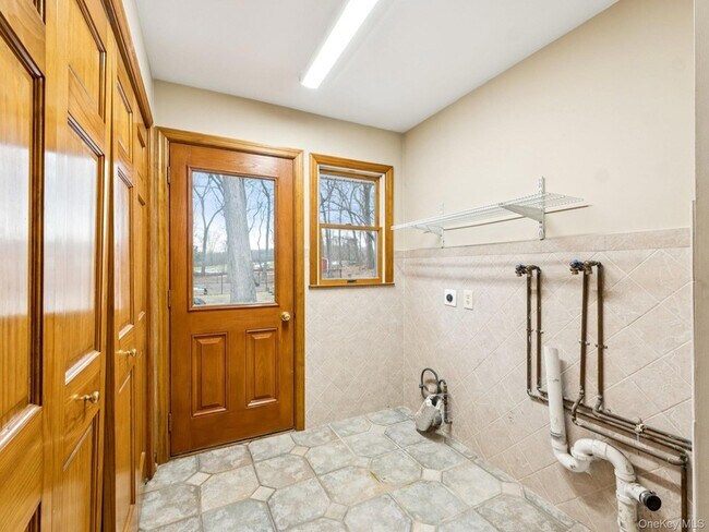 Building Photo - 5 Linda Ct