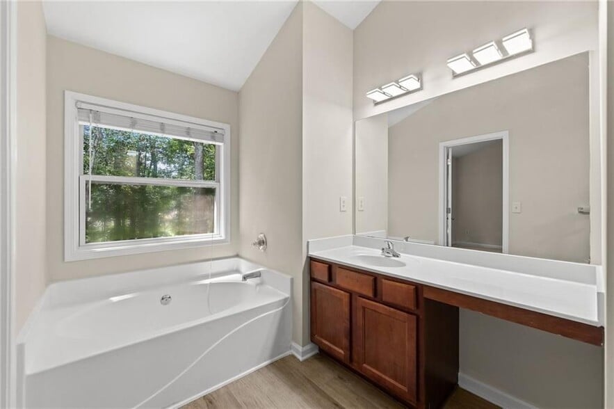 Building Photo - 2626 Fresian Ct NE
