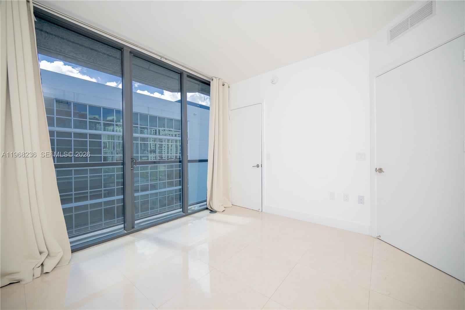 Building Photo - 201 SW 17th Rd