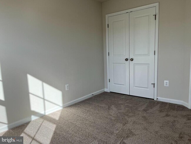 Building Photo - 121 Canning Rd