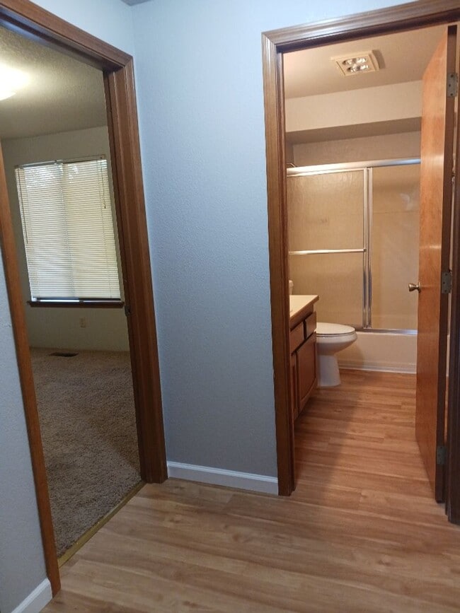 Building Photo - Introducing a meticulously maintained 3 bedroom, 2 bath gem!