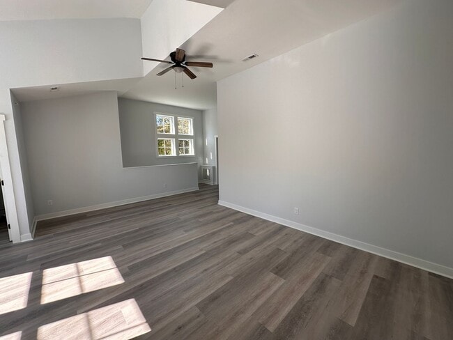 Building Photo - Spacious Two-Bedroom Condo off Masonboro Loop