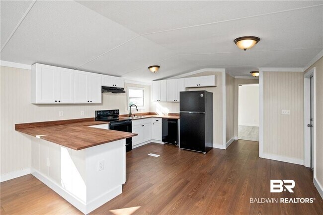 Building Photo - 16962 Lea Cir
