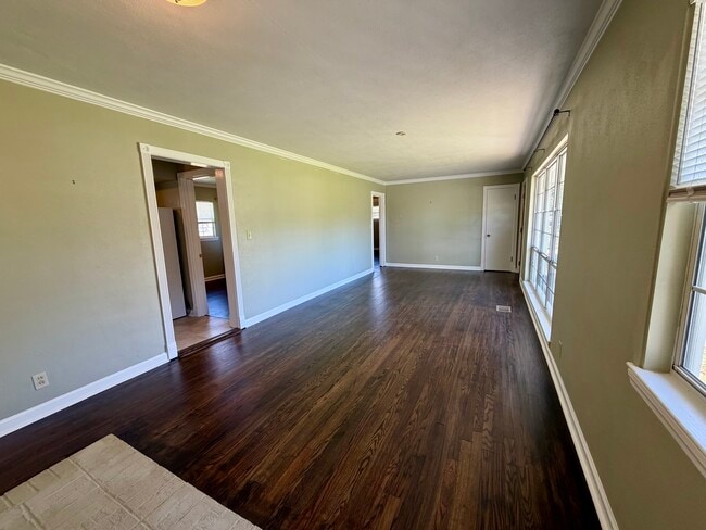 Building Photo - 1057 Blanton Dr