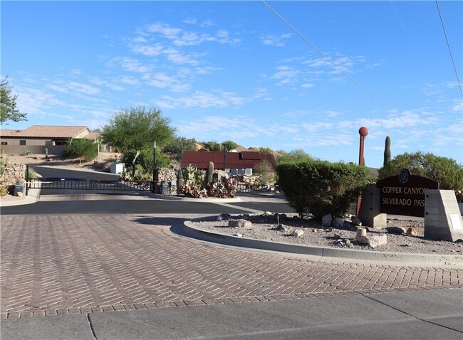 Building Photo - 2885 Esmerelda Dr