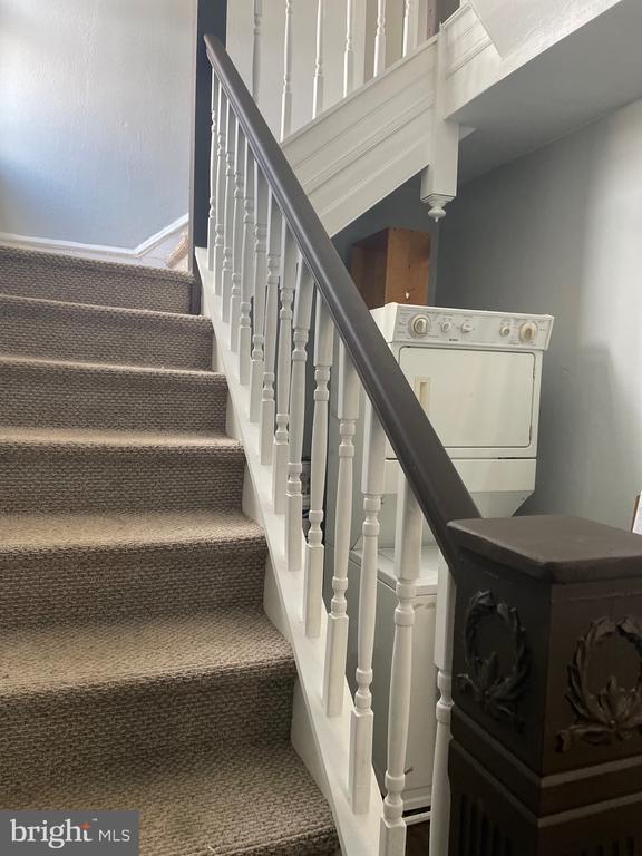 Building Photo - 115 Oakland Ave