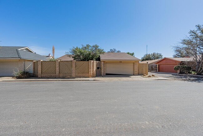 Building Photo - 105 Quail Run