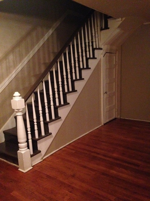 Building Photo - 301-10 1/2 10 1/2 St NW