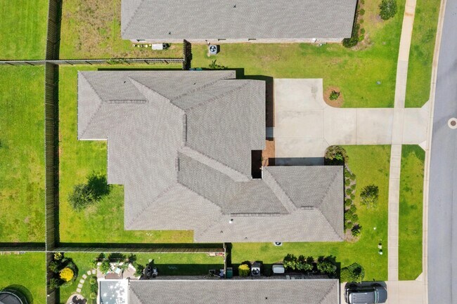 Building Photo - 212 Blaze Blvd