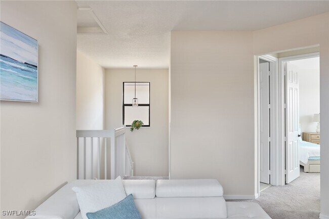 Building Photo - 5563 Useppa Dr